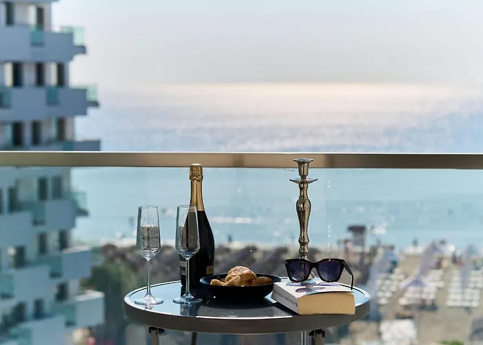 Panoramic Sea View Infinity Pool & *